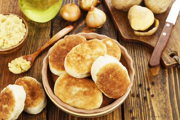 Gebakken gebak met aardappel — Stockfoto
