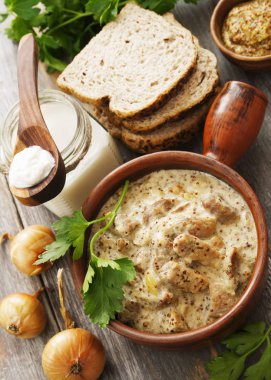 Hardal soslu Komposto domuz eti