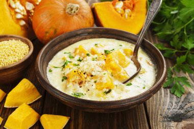 Peynirli kabak çorbası 