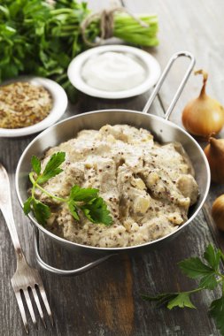 Hardal soslu Komposto domuz eti