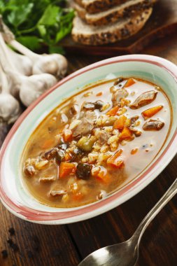 Rassolnik tavuk sakatat ile