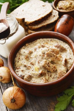 Hardal soslu Komposto domuz eti