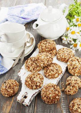Kuru üzümlü yulaflı kurabiye.