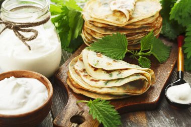 Isırgan otu ile Pancakes 