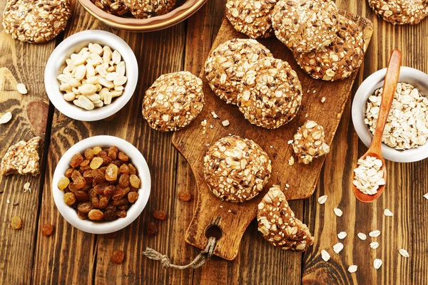 Oatmeal cookies with raisins