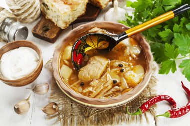 Lahana çorbası ve pasta