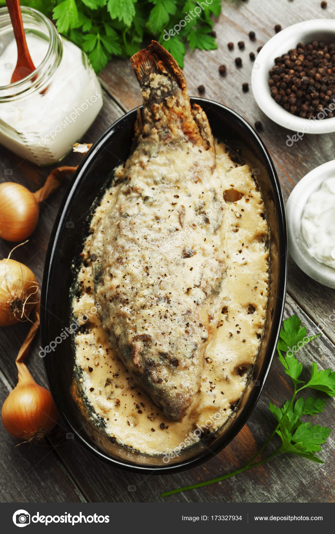 Ekşi krema soslu tavuk Ekşi krema soslu tavuk