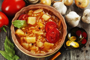 Vejetaryen lahana çorbası