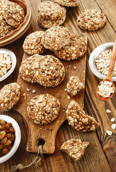 Oatmeal cookies with raisins