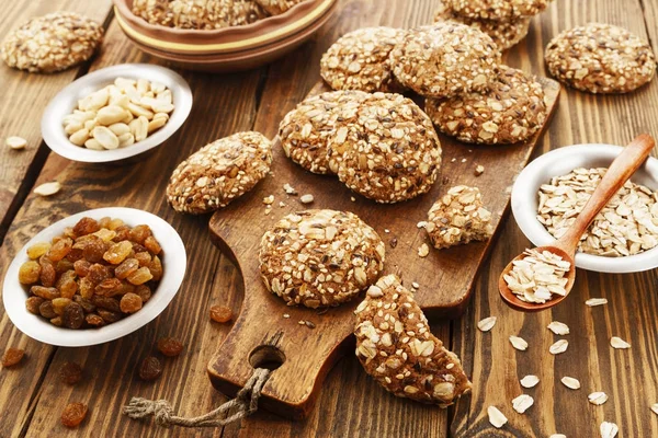 Oatmeal cookies with raisins