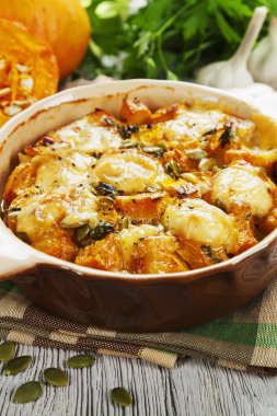 Kabak ile pişmiş tavuk 