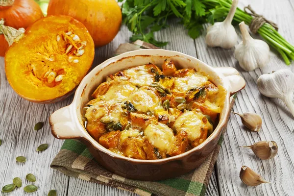 Pollo al horno con calabaza — Foto de Stock