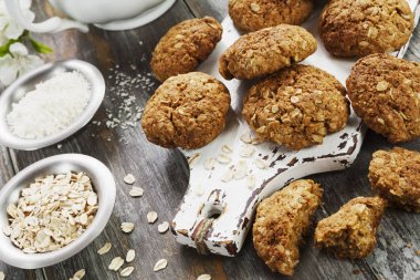 Ev yapımı yulaflı kurabiye.