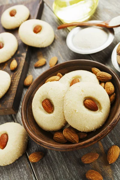 Nan Hathi Biscuits Traditionnels Indiens Aux Amandes Sur Table — Photo