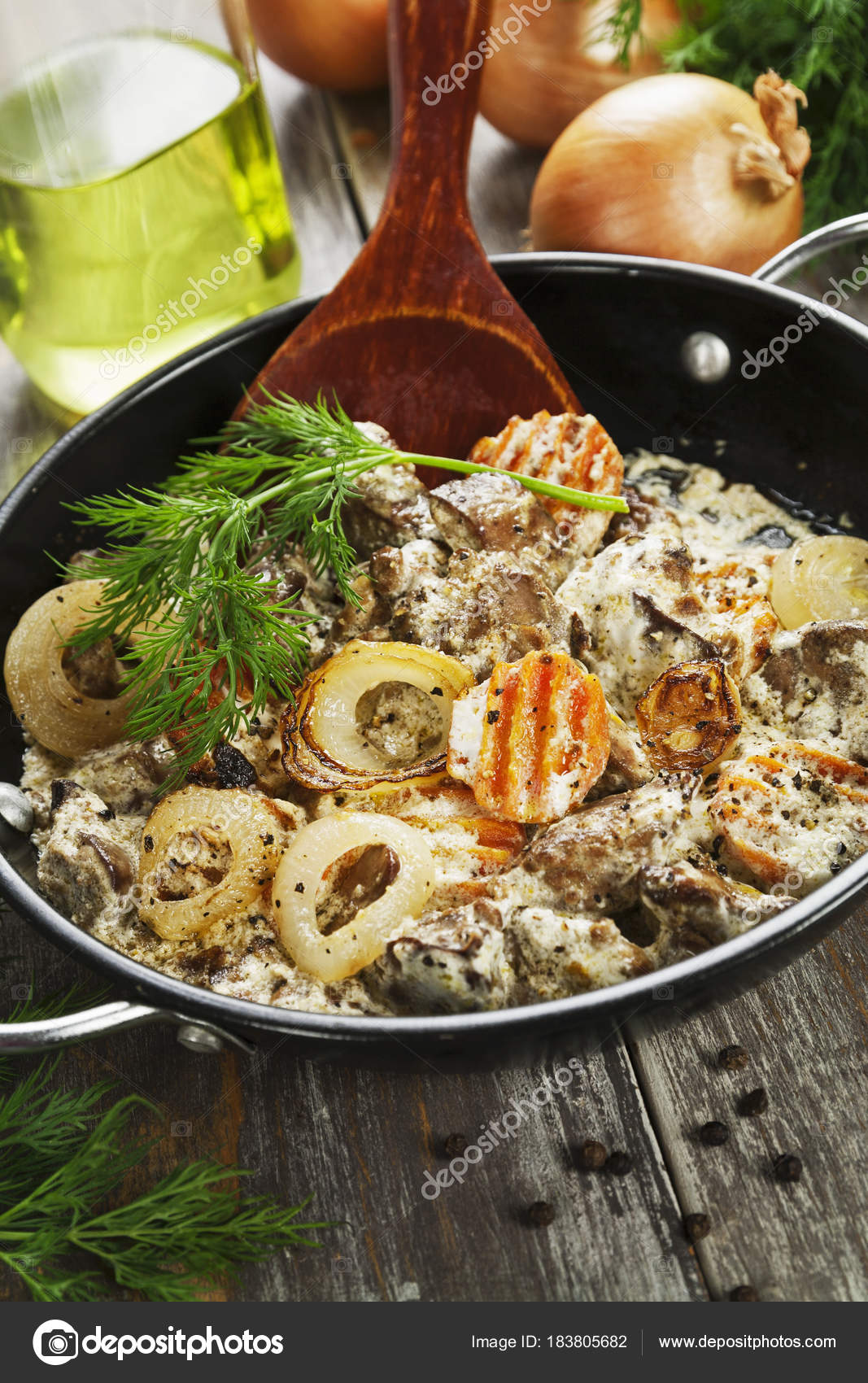 Chicken liver in sour cream in a multivariate. Recipes Chicken liver in sour cream in a multivariate. Recipes
