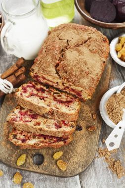 Pancar pasta kuru üzüm ile