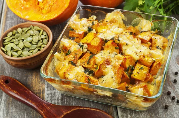 Chicken baked with pumpkin — Stock Photo, Image