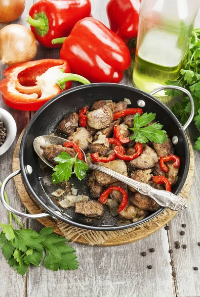 Lliver tatlı biber ile