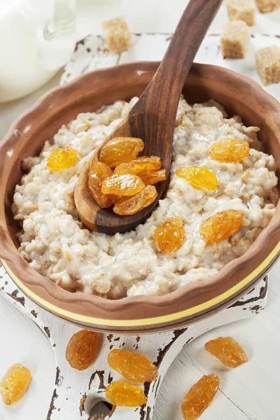 Harina de avena con pasas — Foto de Stock