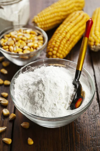 Fécula e espiga de milho — Fotografia de Stock
