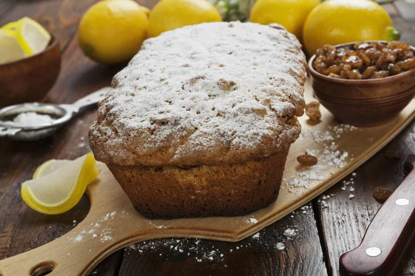 Lemon cake with sugar powder