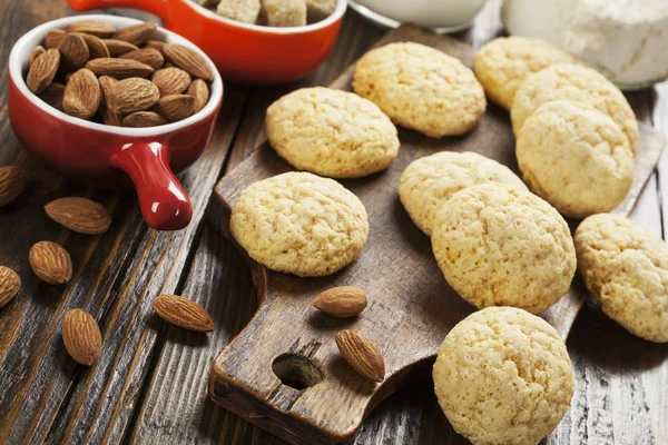 Biscoitos caseiros de amêndoa — Fotografia de Stock