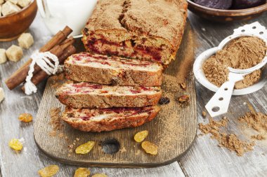 Pancar pasta kuru üzüm ile