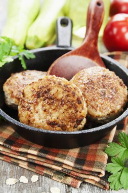 Yulaf ezmeli ve kabaklı hamburgerler 