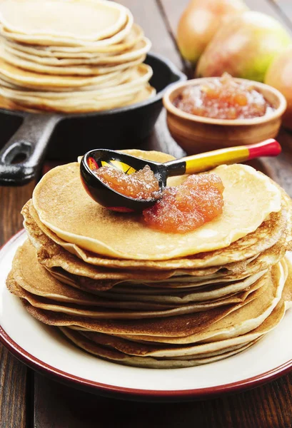 Pfannkuchen mit Marmelade — Stockfoto