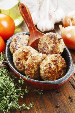 Ahşap masa Burgers
