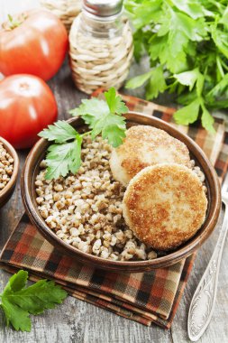 Hamburger ile Karabuğday 