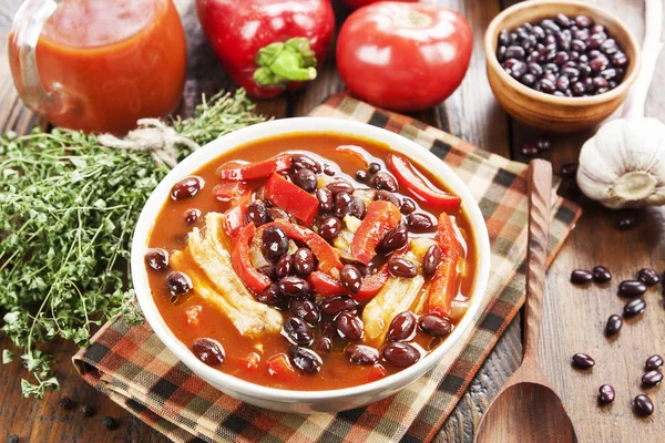 Sopa de tomate con judías rojas —  Fotos de Stock