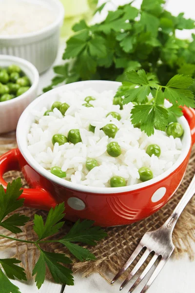 Arroz con guisantes verdes — Foto de Stock