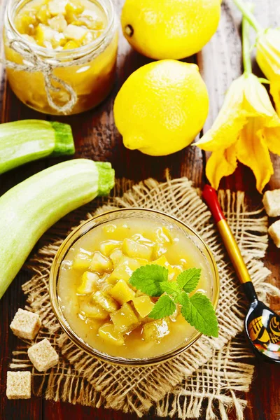 Кабачкове варення з лимоном — стокове фото