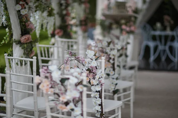 Floristik, verschiedene Arten von Blumen, Hochzeitsdekoration, — Stockfoto