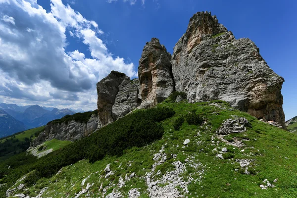 Magas hegyek táj Karwendel-hegységre. Achensee terület, Achensee, Tirol, Ausztria — Stock Fotó