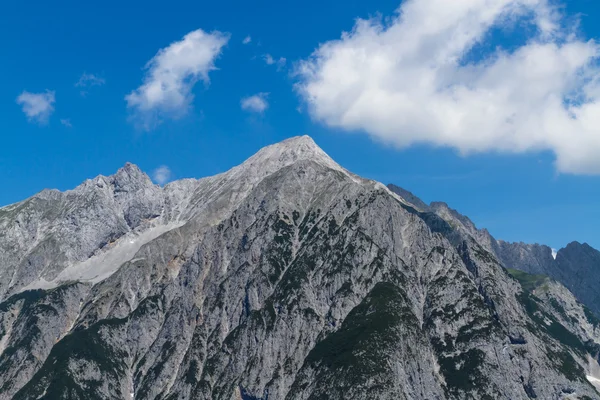 높은 산맥 봉우리 여름 알프스 — 스톡 사진
