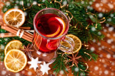 Noel mulled şarap şenlikli bir şekilde dekore edilmiş Üstten Görünüm 