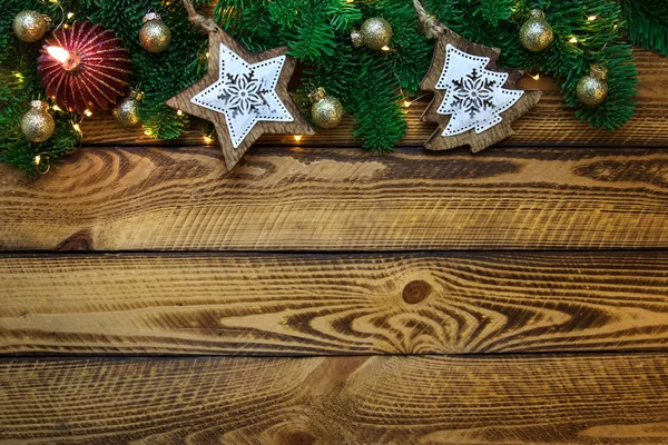 Natal Feriados Fundo Com Árvore Natal Ramos Verdes Vela Vermelha — Fotografia de Stock
