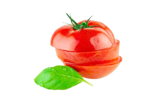 Tomate Rebanado Una Pila Con Hojas Albahaca Aisladas Blanco — Foto de Stock