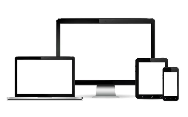 Monitor de computador realista, laptop, telefone inteligente e tablet pc — Vetor de Stock