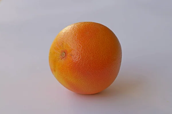 Természetes Grapefruit Fehér Alapon — Stock Fotó