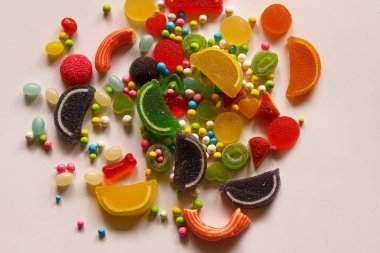 Renkli, çok tatlı doğal şekerler..