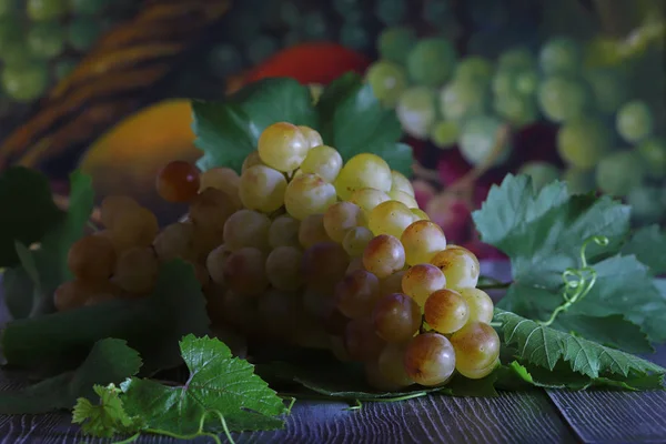 Świeże Żółte Winogrona Bez Nasion Białym Tle — Zdjęcie stockowe