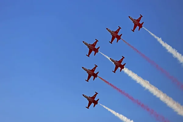 Türkiye Zmir Epril 2019 Türk Yıldızlarının Zmir Işgalinden Kurtuluşunu Kutlamak — Stok fotoğraf