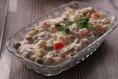 Türk aperatiflerinden oluşan geleneksel yemekler.