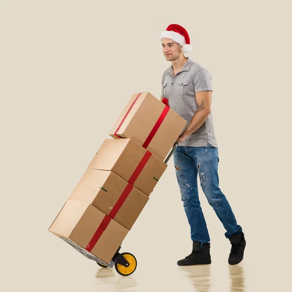 Courier entrega paquetes y regalos — Foto de Stock
