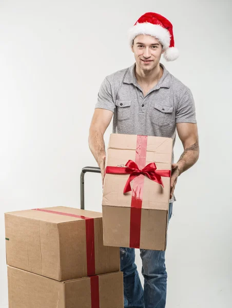 Kurýr doručí balíků — Stock fotografie
