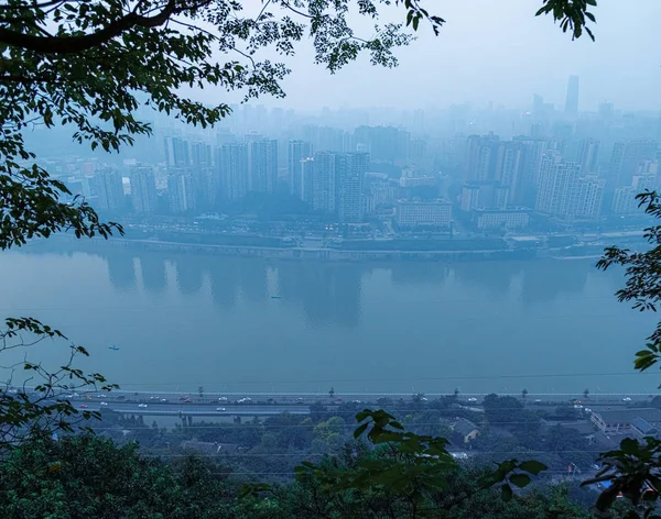 Chongqing Nehri Manzarası Nehrin Iki Yakasında Yüksek Binalar Var Bölgesinin — Stok fotoğraf