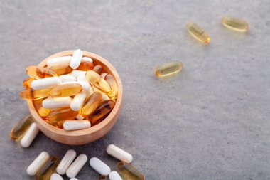 Dağınık ilaç hapları, haplar, uyuşturucu...